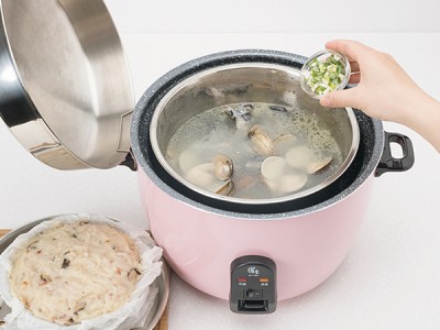 食譜-蘿蔔糕+蒜頭蛤蜊烏骨雞湯