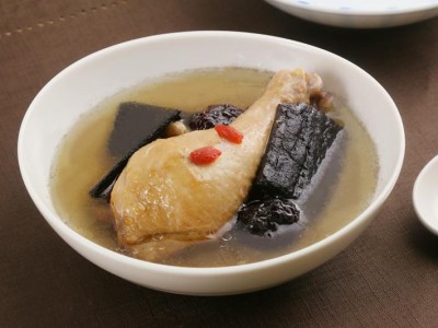 食譜-杜仲燉雞湯