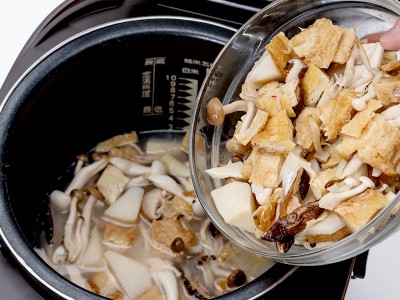 食譜-日式竹筍油豆包炊飯