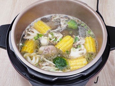 食譜-蔥雞湯鮮蔬鍋