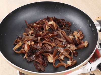 食譜-黑木耳炒蛋