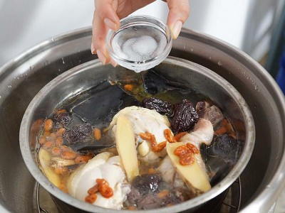 食譜-杜仲燉雞湯