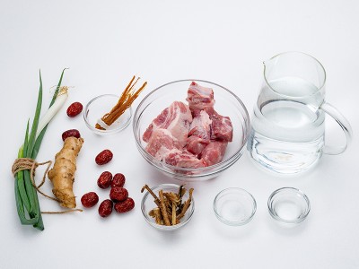 食譜-刺五加人參排骨湯