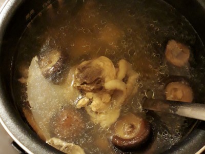 食譜-珍珠干貝鮮菇雞湯