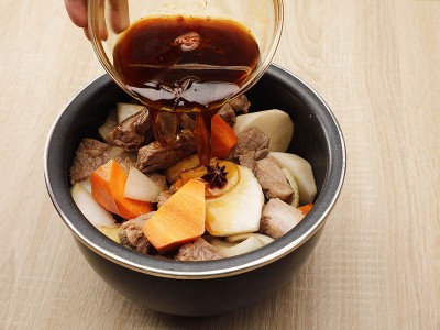 食譜-紅白蘿蔔燒牛腩