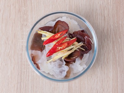 食譜-涼拌黑白香根
