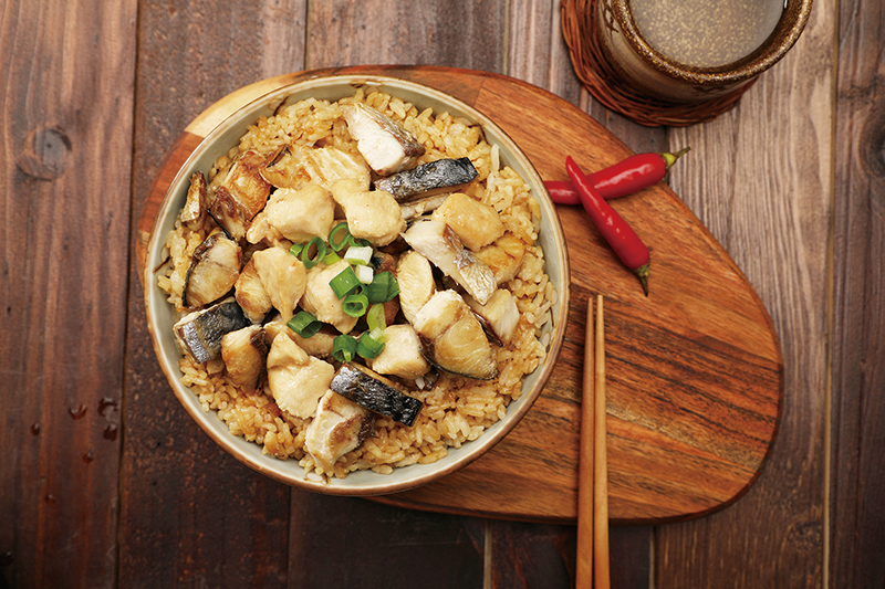 鹹魚雞粒煲仔飯100-s.jpg